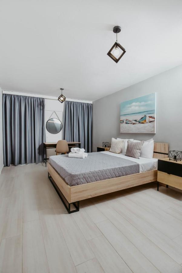 Alkyonides Apartment *